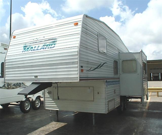 Used 2001 Fleetwood Mallard 235M Fifth Wheel For Sale
